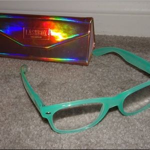 Lash box la magnifying glasses